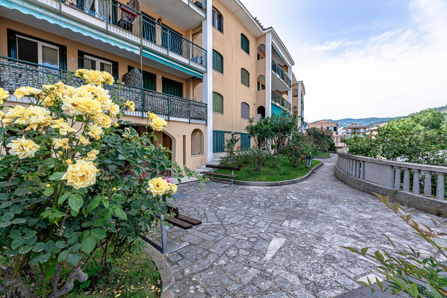La Dimora Della Lullu, Luxury Lejlighed Pietra Ligure Eksteriør billede
